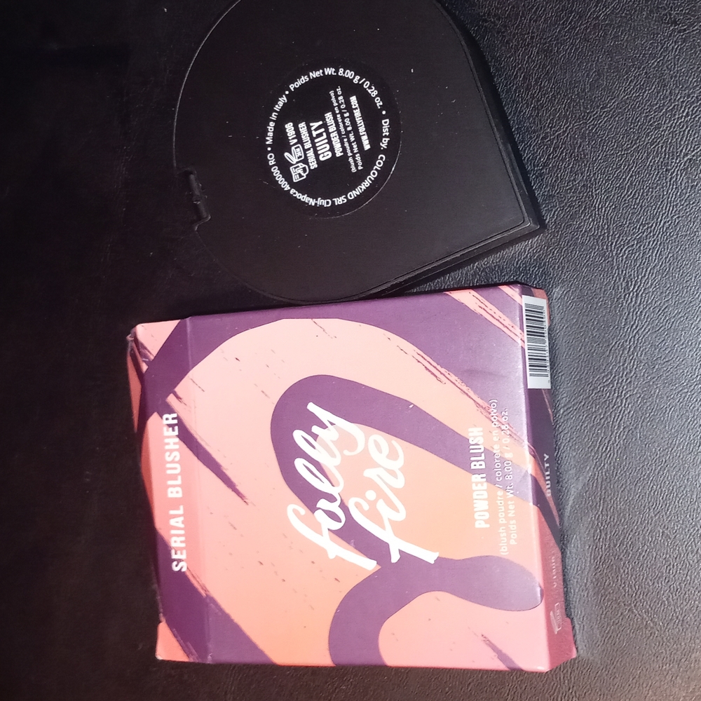 Powder blush - Picture 2 of 5